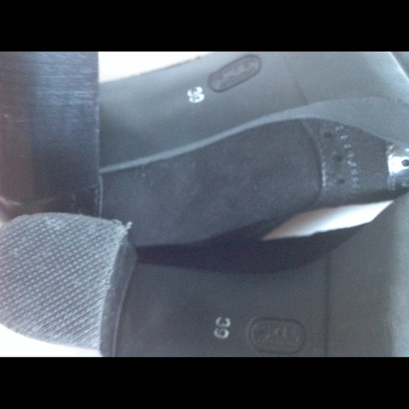 NOT FOR SALEBlack shoes, heels, size 39.            NOT FOR SALE - Picture 3 of 3